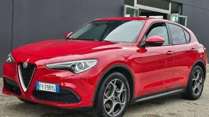 Usata Alfa Romeo Stelvio Tech Edition 160 CV (117 kW) 2019 Rosso SUV
