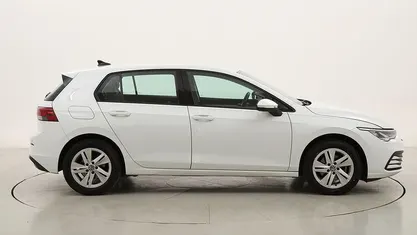 Usata VW Golf VIII Life 110 CV (80 kW) 2022 Berlina