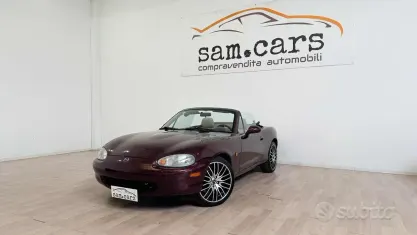 Usata Mazda MX5 110 CV (80 kW) 2000 Bordeaux Cabrio