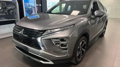 Usata Mitsubishi Eclipse Cross 188 CV (138 kW) 2022 Grigio SUV