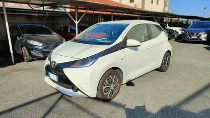 Usata 2018 Toyota Aygo X-wave Due volumi | 8990 € (Ottimo prezzo)