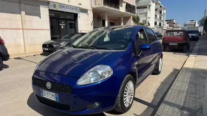 Usata Fiat Grande Punto Dynamic 65 CV (47 kW) 2007 Bluazzurro Utilitaria