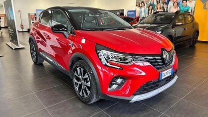 Usado Renault Captur Techno 145 CV (106 kW) 2023 Rojo SUV