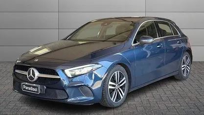 Usata Mercedes A180 116 CV (85 kW) 2022 Blu/azzurro Berlina