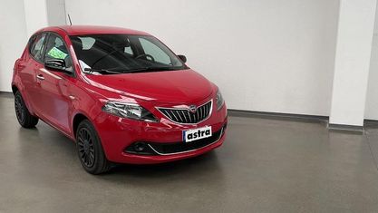 Gebraucht Lancia Ypsilon Silver 70 PS (51 kW) 2021 Rot Kleinwagen