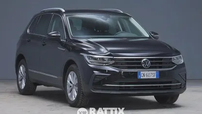 Usata VW Tiguan Life 122 CV (89 kW) 2023 Deep black perlato SUV