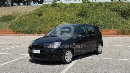 Usata Ford Fiesta Ghia 75 CV (55 kW) 2007 Nero Utilitaria