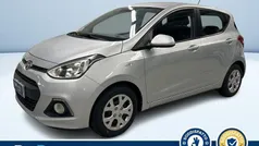 Grigio metallizzato Usata 2015 Hyundai i10 Comfort Due volumi | 8200 € (Buon prezzo)