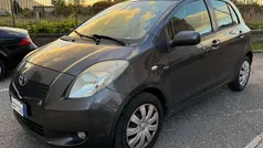 Grigio Usata 2008 Toyota Yaris Due volumi | 2599 € (Buon prezzo)