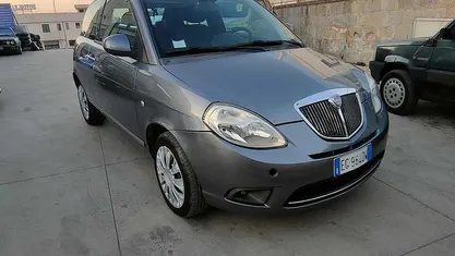 Usata Lancia Ypsilon 75 CV (55 kW) 2011 Utilitaria
