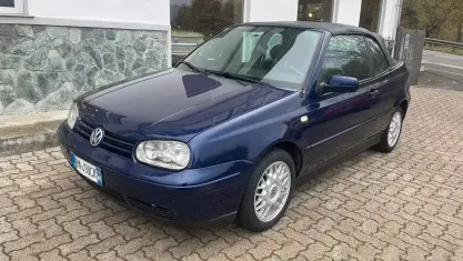 Usata VW Golf 101 CV (74 kW) 1999 Blu Cabrio