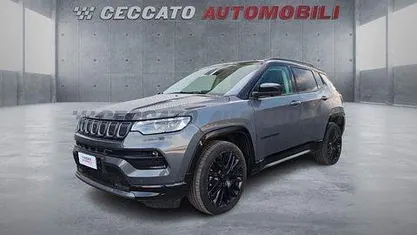 Grigio Usata 2024 Jeep Compass SUV | 28.392 € (Buon prezzo)