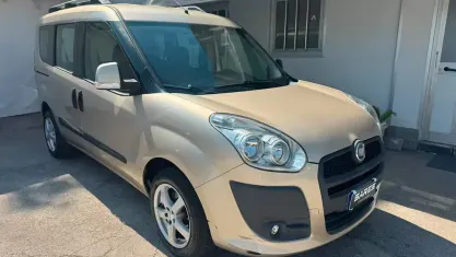 Usata Fiat Doblò 120 CV (88 kW) 2012 Giallo Monovolume