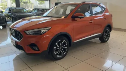 Usata MG ZS Luxury 111 CV (81 kW) 2024 Oro SUV