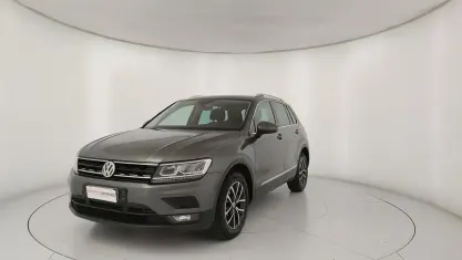Usado VW Tiguan Style 150 CV (110 kW) 2018 Gris SUV