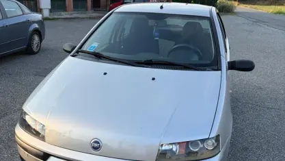 Usata Fiat Punto 60 CV (44 kW) 2002 Argento Utilitaria