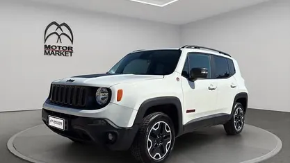 Usata Jeep Renegade Trailhawk 170 CV (125 kW) 2016 Bianco SUV