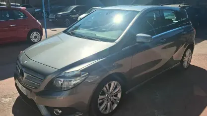 Usata Mercedes B180 Premium 109 CV (80 kW) 2014 Grigio Utilitaria
