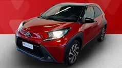 Chilli red black Usata 2023 Toyota Aygo Trend Due volumi | 15.990 € (Buon prezzo)