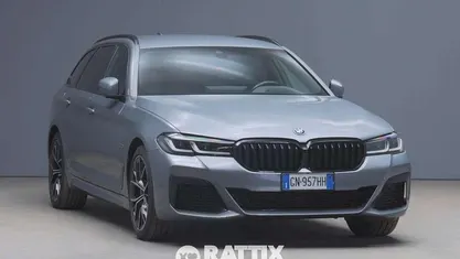 Grigio Usata 2023 BMW 530e M Sport Station wagon | 43.898 € (Cara)