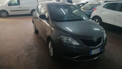 Nero Usata 2017 Lancia Ypsilon Gold Due volumi | 7950 € (Buon prezzo)