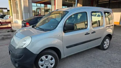 Usata Renault Kangoo Dynamique 85 CV (62 kW) 2008 Grigio Monovolume