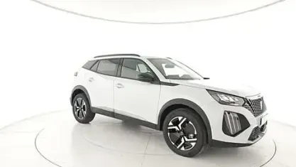 Usado Peugeot 2008 Allure 101 CV (74 kW) 2025 Blanco SUV