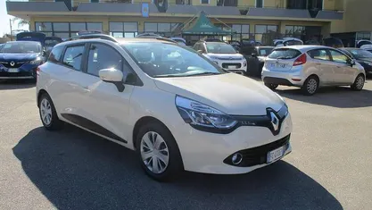 Beige Usata 2016 Renault Clio GrandTour Station wagon | 5800 € (Ottimo prezzo)