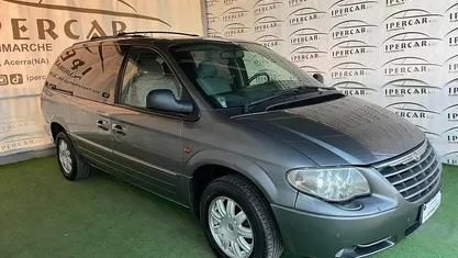 Usata Chrysler Grand Voyager Limited 150 CV (110 kW) 2007 Gray Monovolume