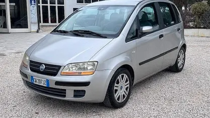 Usata Fiat Idea Dynamic 69 CV (50 kW) 2005 Grigio Monovolume