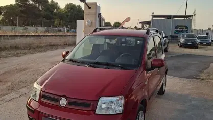 Usata Fiat Panda Emotion 75 CV (55 kW) 2008 Rosso Utilitaria
