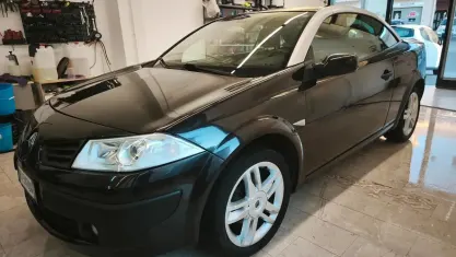 Usata Renault Mégane Cabriolet Exception 106 CV (77 kW) 2007 Nero Cabrio