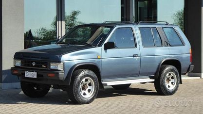 Usata Nissan Terrano 148 CV (108 kW) 1991 Grigio SUV