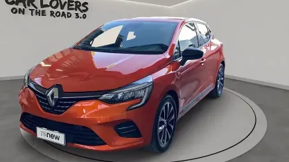 Usata Renault Clio Techno 145 CV (106 kW) 2023 Arancione Utilitaria