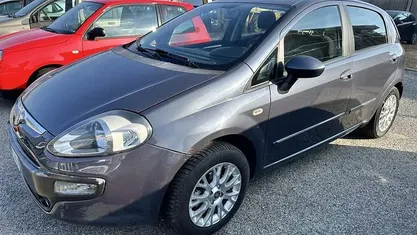 Grigio Usata 2010 Fiat Punto Evo Dynamic Due volumi | 3990 € (Buon prezzo)