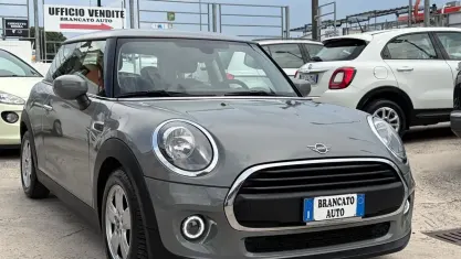 Usata Mini ONE 75 CV (55 kW) 2019 Grigio Utilitaria