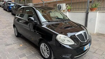 Nero Usata 2010 Lancia Ypsilon Due volumi | 3650 € (Buon prezzo)