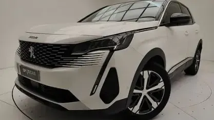 Usado Peugeot 3008 Allure 131 CV (96 kW) 2022 Blanco SUV