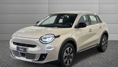 Usata Fiat 600 Pop 145 CV (106 kW) 2025 Verde SUV