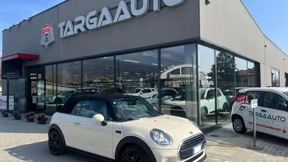 Usata Mini Cooper Cabriolet 136 CV (100 kW) 2016 Cabrio
