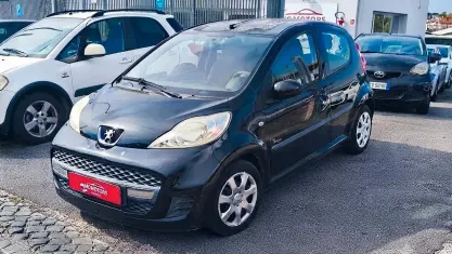 Usata Peugeot 107 68 CV (50 kW) 2009 Nero Utilitaria