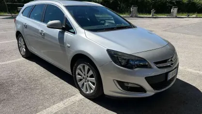 Usata Opel Astra 110 CV (80 kW) 2015 Argento Station wagon