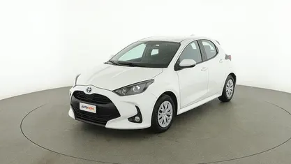 Usata Toyota Yaris Hybrid Business Edition 116 CV (85 kW) 2022 Bianco
