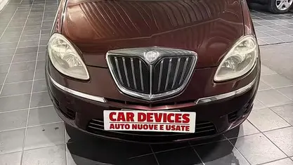 Usata Lancia Musa 78 CV (57 kW) 2009 Viola Monovolume