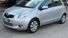 Grigio Usata 2007 Toyota Yaris Sol Tre volumi | 4500 € (Buon prezzo)