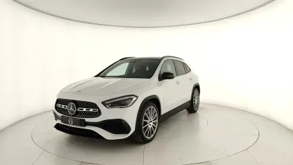Usata Mercedes GLA200 Premium 163 CV (119 kW) 2022 Bianco SUV