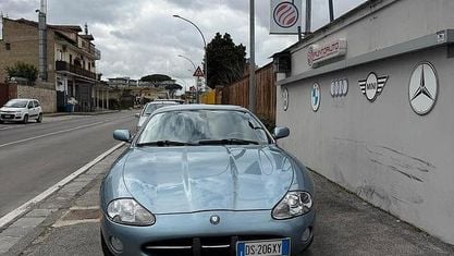 Usata Jaguar XK8 284 CV (208 kW) 2002 Grigio Coupé