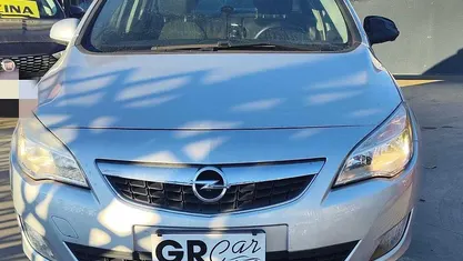 Grigio Usata 2011 Opel Astra Cosmo Station wagon | 900 €