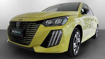 Usata Peugeot e-208 Style 56 kW (77 CV) 2023 Giallo Utilitaria