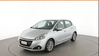 Usata Peugeot 208 Active 82 CV (60 kW) 2018 Argento Utilitaria